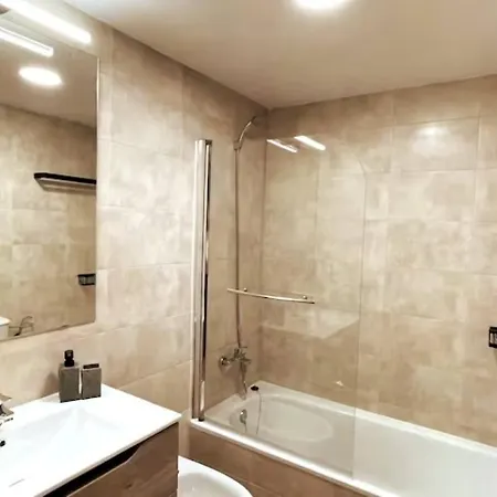 Aregoma Apartment *